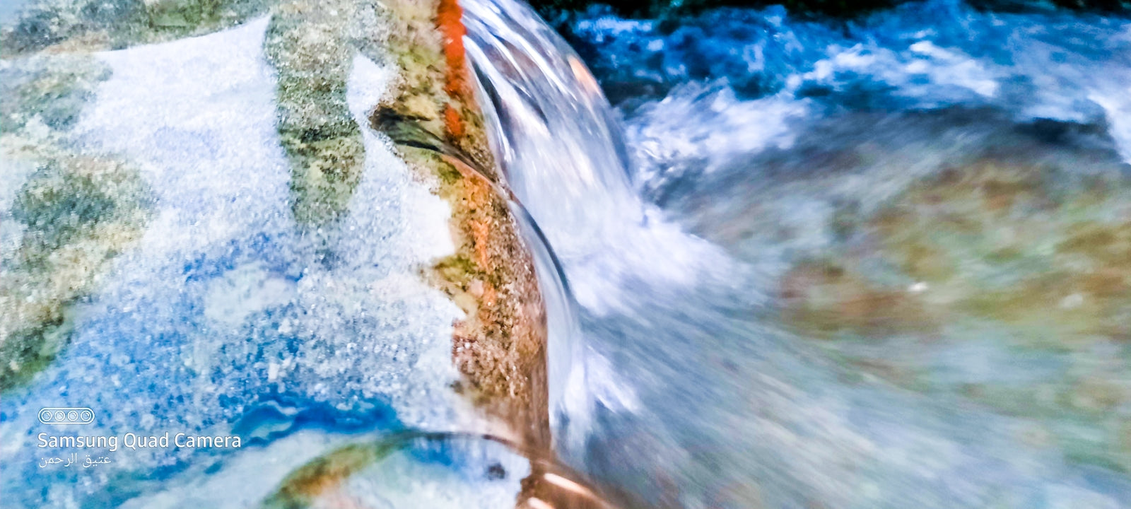 water waves in close up photography
